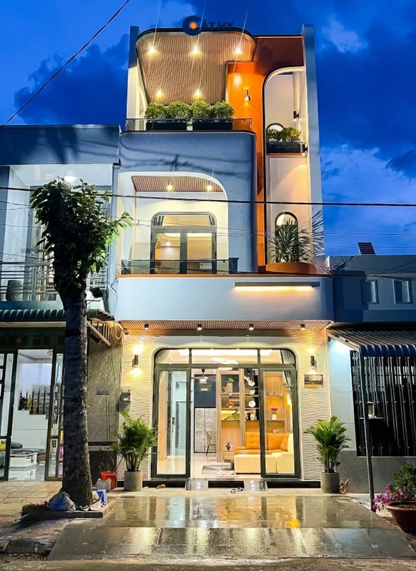 T's House - 5x17m
